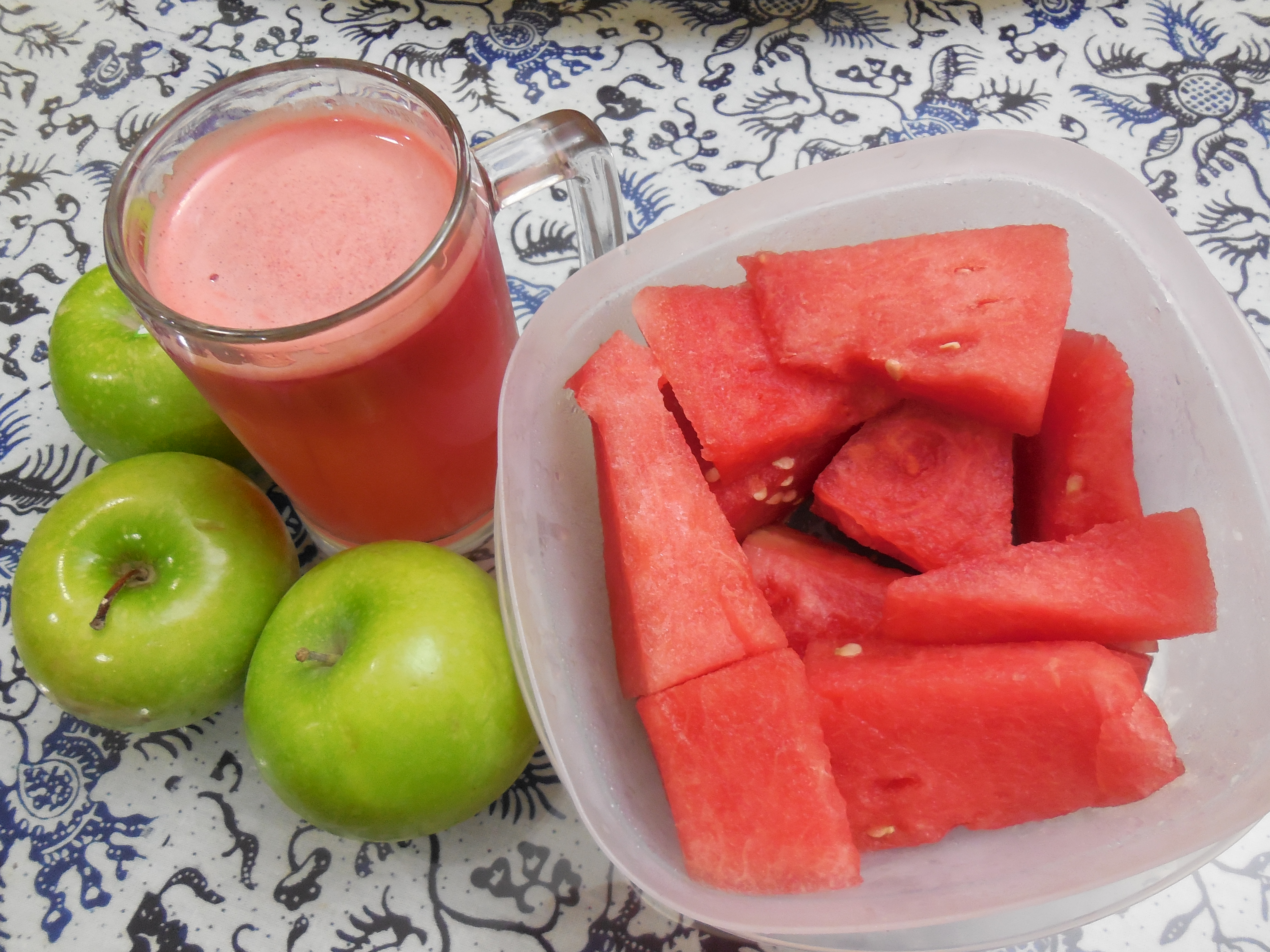 Watermelon chill. Watermelon Apple Juice. Love Apple Watermelon. Summer Watermelon Family. Apples! And Watermelon! And a dist.